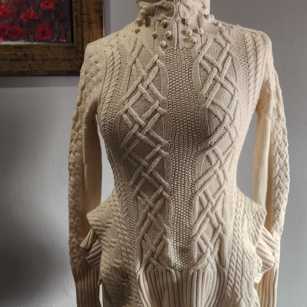 BCBG MAXAZRIA turtle neck white cable knit top